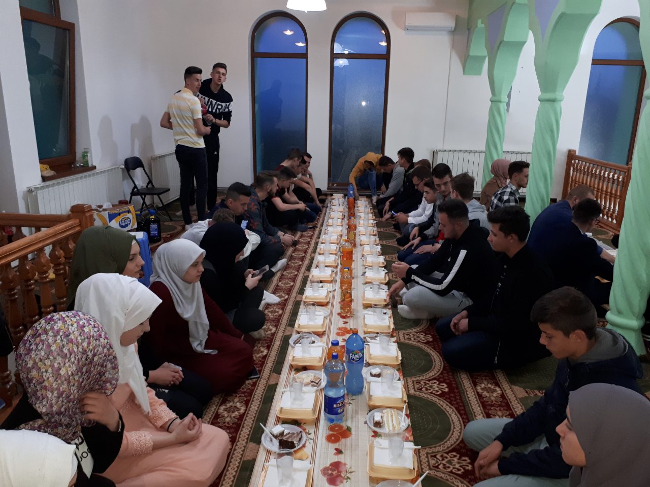 Iftar za omladinu u džematu Donja Lukavica