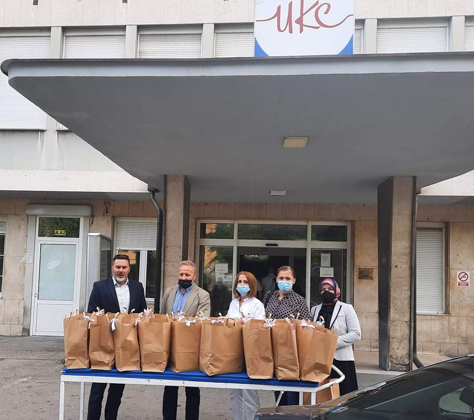 Uručeno 100 plahti Klinici za ortopediju i traumatologiju UKC-a Tuzla